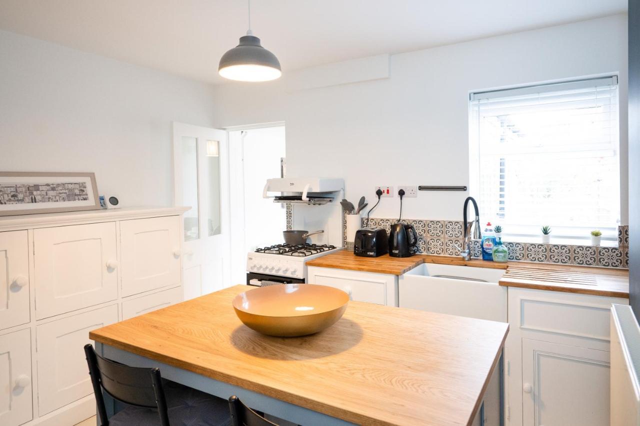 Stunning 2-Bedroom Home In City Centre With Wi-Fi! Royal Tunbridge Wells Exteriör bild